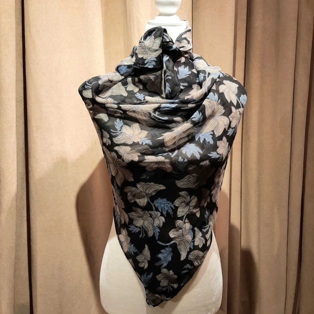Large Scarf - image 3